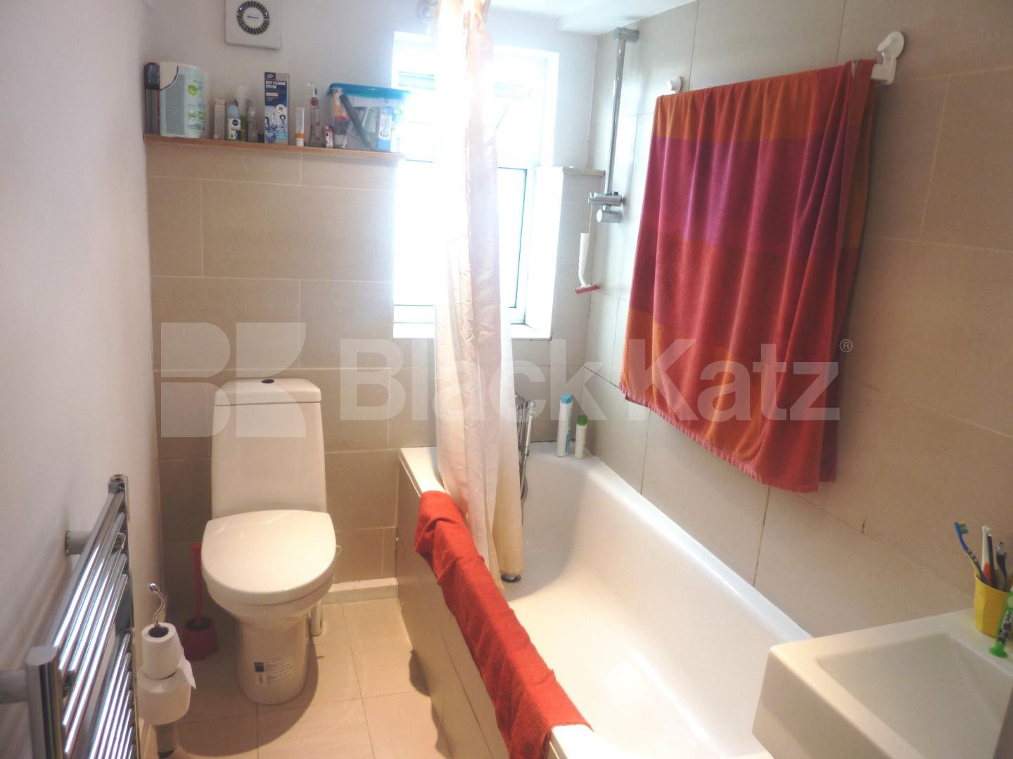 			NEW INSTRUCTION! AVAIL 02/02/19, 1 Bedroom, 1 bath, 1 reception Flat			 Royal College Street, CAMDEN